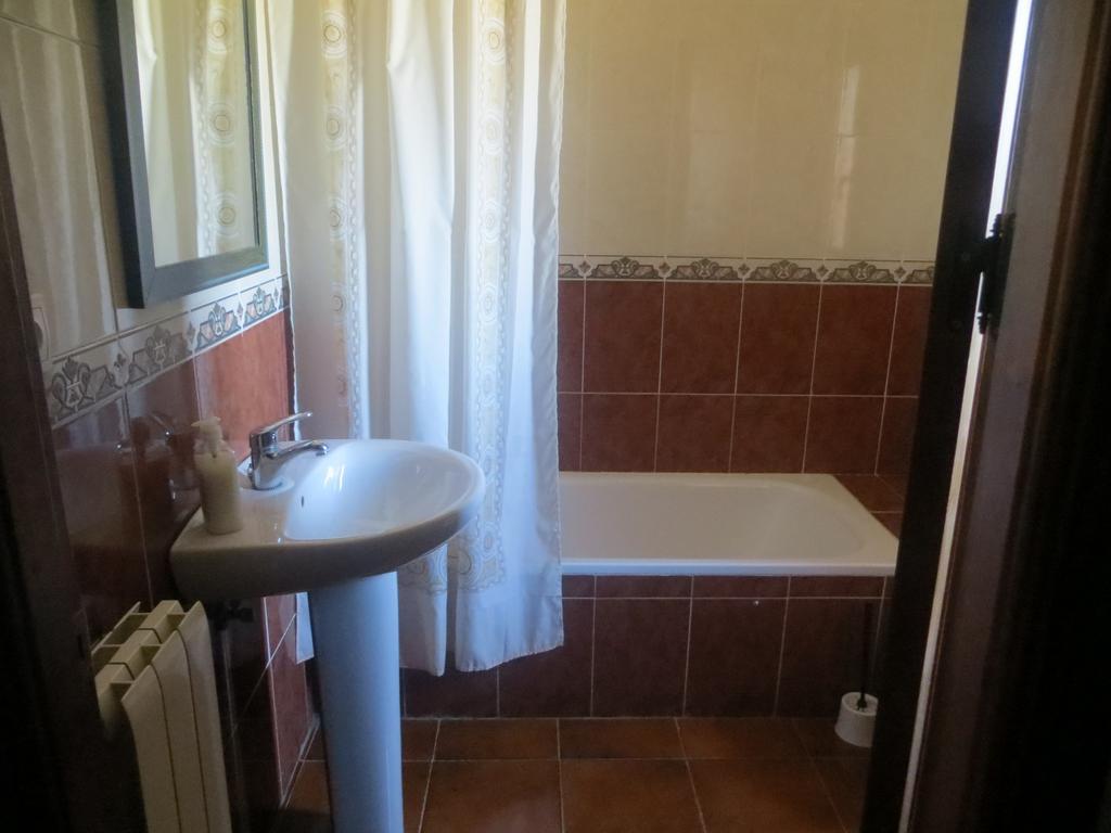 Hostal Rest. Campoabierto Valencia de las Torres 객실 사진