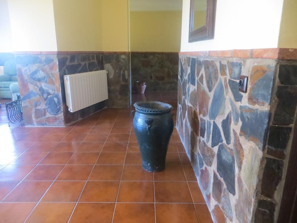 Hostal Rest. Campoabierto Valencia de las Torres 외부 사진
