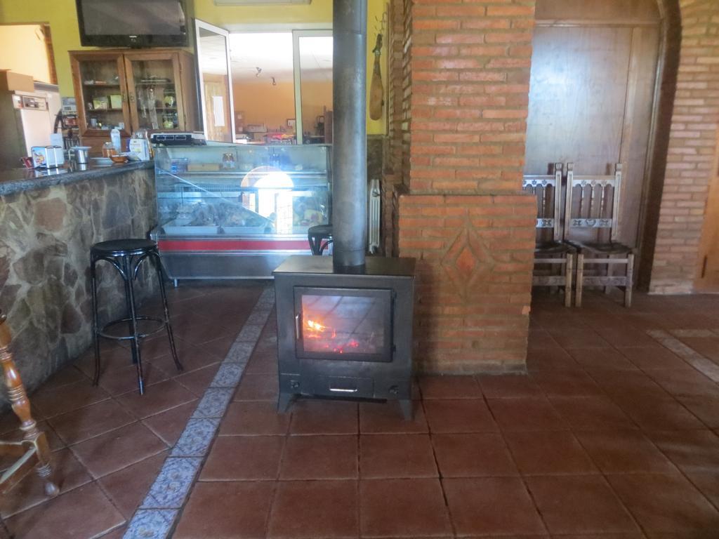 Hostal Rest. Campoabierto Valencia de las Torres 외부 사진