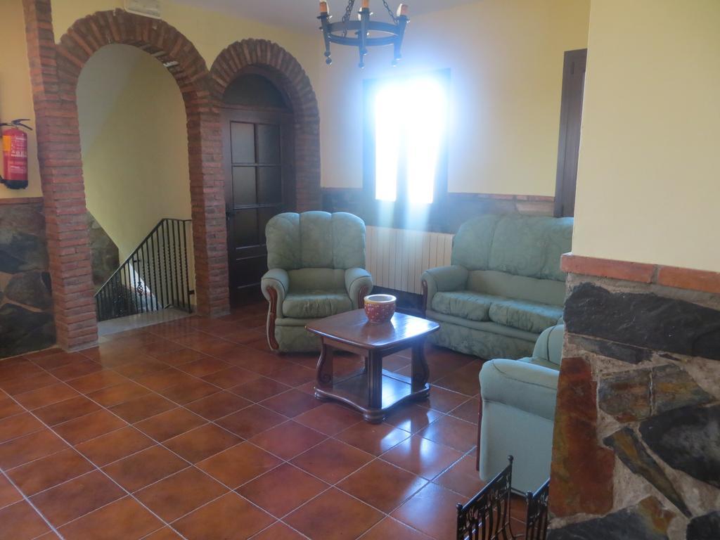 Hostal Rest. Campoabierto Valencia de las Torres 외부 사진