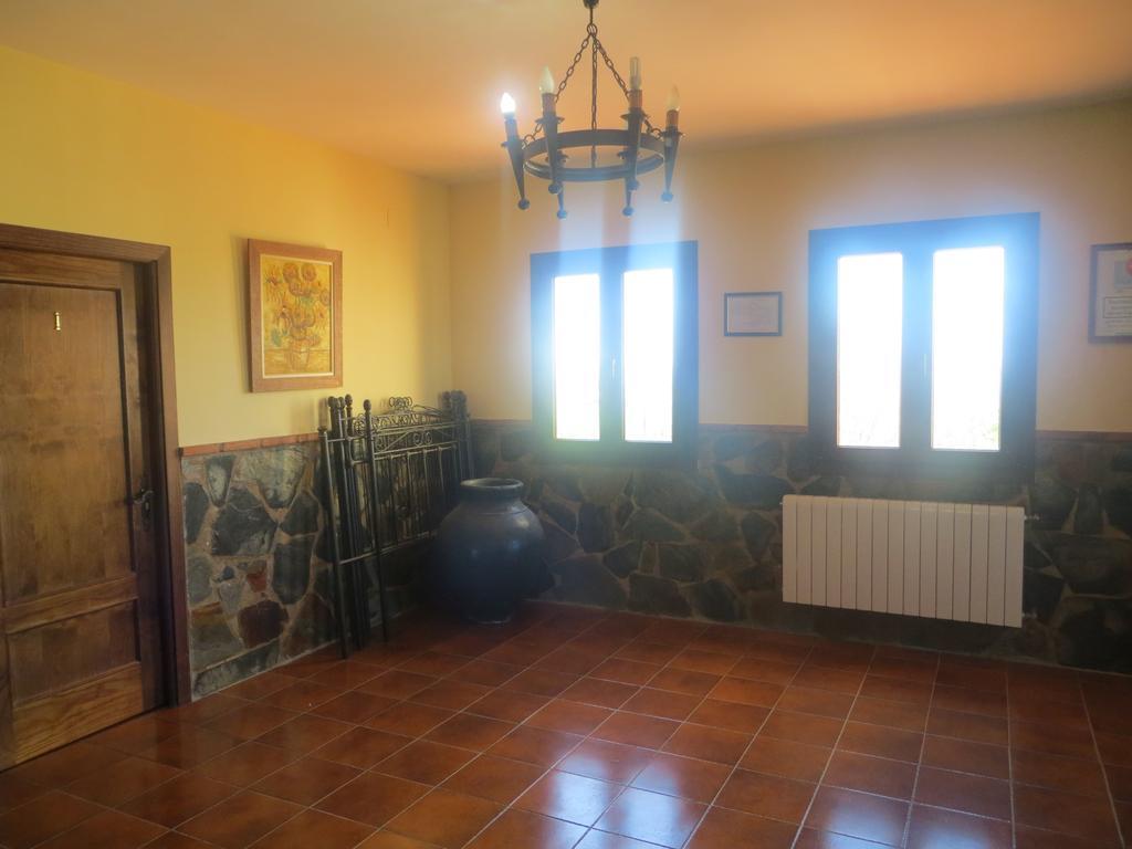 Hostal Rest. Campoabierto Valencia de las Torres 외부 사진