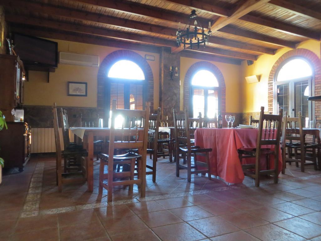 Hostal Rest. Campoabierto Valencia de las Torres 외부 사진