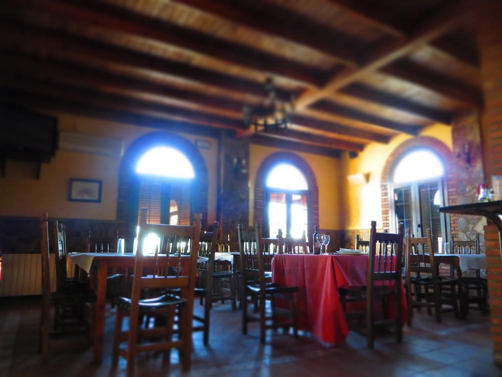 Hostal Rest. Campoabierto Valencia de las Torres 외부 사진
