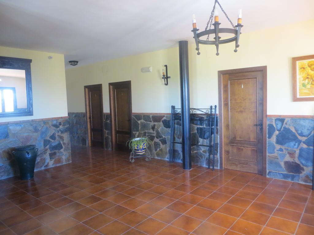 Hostal Rest. Campoabierto Valencia de las Torres 외부 사진